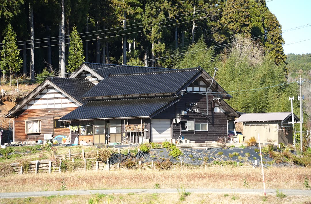 梢さんの実家をリノベーションした農家民宿「古民家こずえ」（撮影：2025年12月　関口威人）