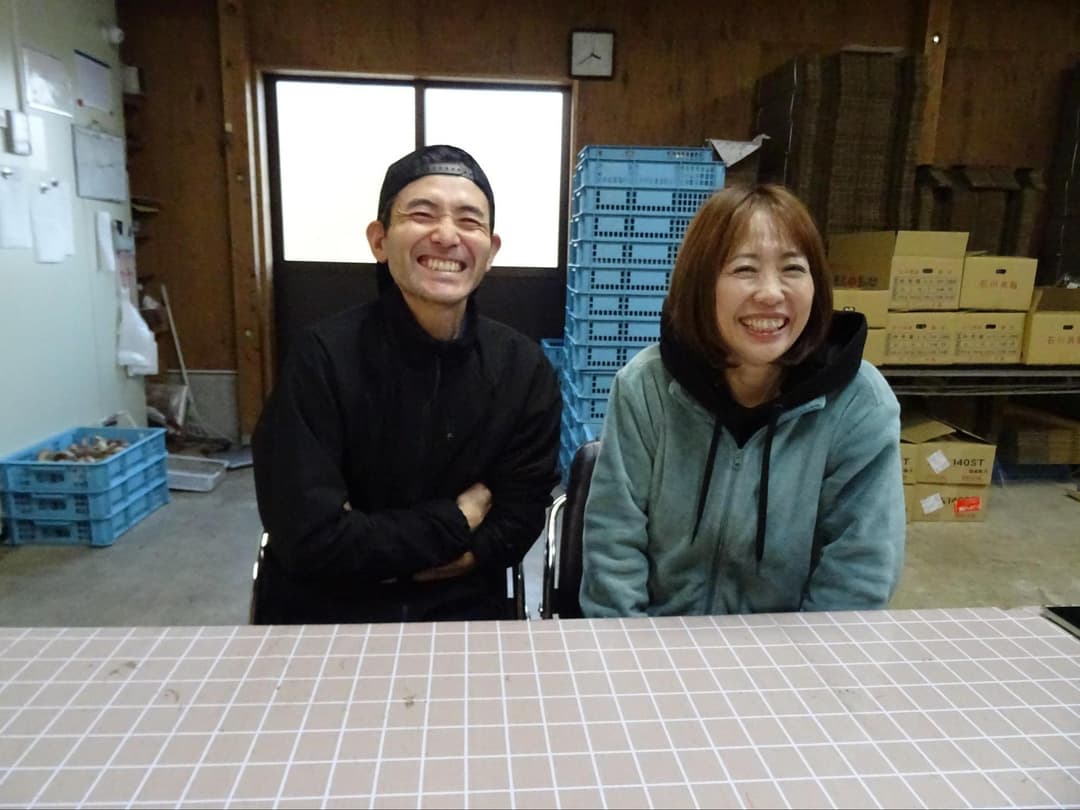 震災のときは家族はもちろん地域の人と助け合ってきたと話す上野さんご夫妻。なにしろ明るい!!!