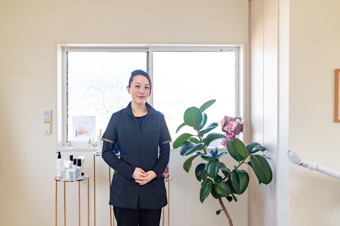 オープン開店一周年記念にKaoriさんのお母様から贈られたグリーンと一緒に