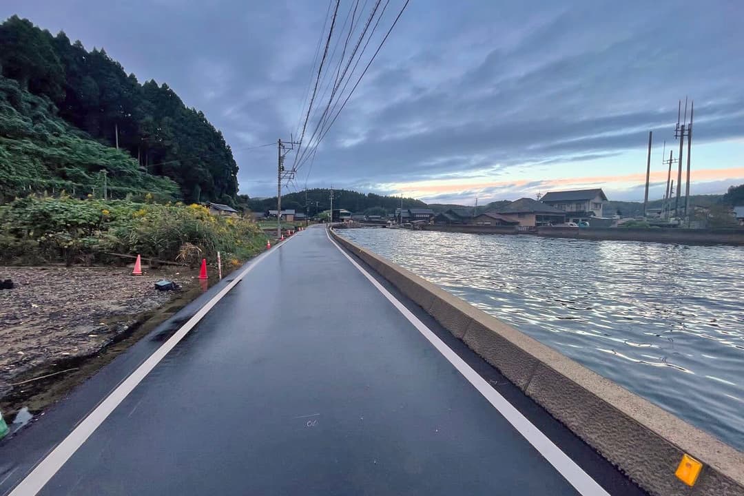 東井さんの実家がある穴水町甲(かぶと)地区は海の間際に集落があり津波の危険性が高かった(画像:東井さん提供)