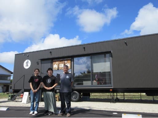松波酒造の仮設店舗 撮影:2025年9月