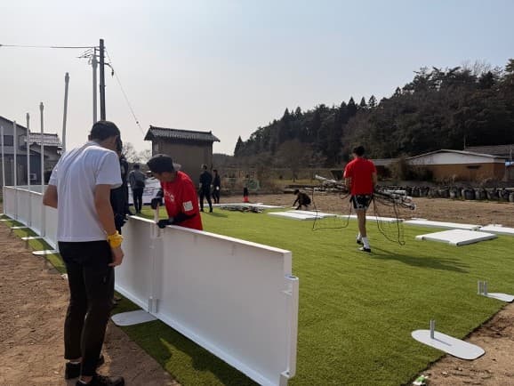 キッズピッチ設置風景(撮影:2026年3月 提供:松波酒造)
