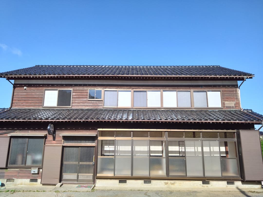 使われていなかった民宿の建物をリノベーション。家を失った人も泊まる場所の心配なく戻ってこられるよう、「皆の宿」を開業した(写真提供:七浦地区再生会議)
