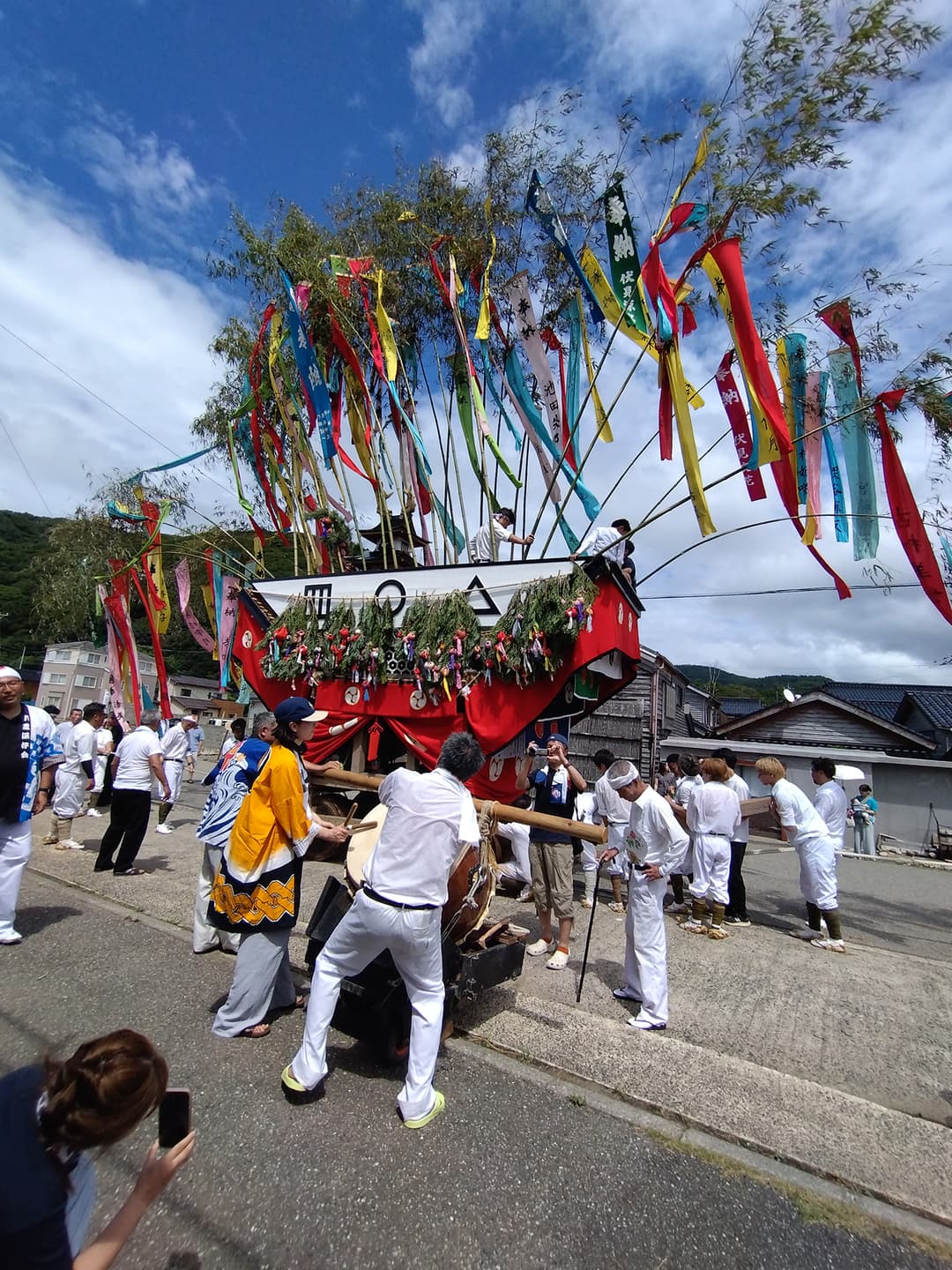 2025年8月10日、11日に力を合わせて行われた山王祭。祭りには、数々の伝統と知恵が詰め込まれ、次の世代へと伝えられていく(写真提供:七浦地区再生会議)